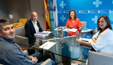 CONSELLER&Iacute;A DE MEDIO AMBIENTE E CAMBIO CLIM&Aacute;TICO  SAN L&Aacute;ZARO  10,30 h.-            A conselleira de Medio Ambiente e Cambio Clim&aacute;tico, &Aacute;ngeles V&aacute;zquez, reunirase co alcalde de Coristanco, Juan Carlos Garc&iacute;a Pose. Na sala de xuntas. S&Oacute; GR&Aacute;FICOS.  foto xo&aacute;n crespo CONSELLER&Iacute;A DE MEDIO AMBIENTE E CAMBIO CLIM&Aacute;TICO  SAN L&Aacute;ZARO  10,30 h.-            A conselleira de Medio Ambiente e Cambio Clim&aacute;tico, &Aacute;ngeles V&aacute;zquez, reunirase co alcalde de Coristanco, Juan Carlos Garc&iacute;a Pose. Na sala de xuntas. S&Oacute; GR&Aacute;FICOS.  foto xo&aacute;n crespo