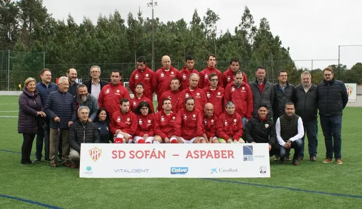 Foto de Luis Gonzalez do Sofan Aspaber na sua presentacion oficial