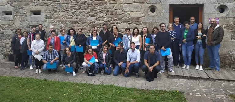Foto de familia do Obradoiro de Emprego de Santa Comba Mazaricos e Dumbria