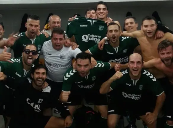 O Fisterra celebrando a s&uacute;a vitoria en Monforte de Lemos