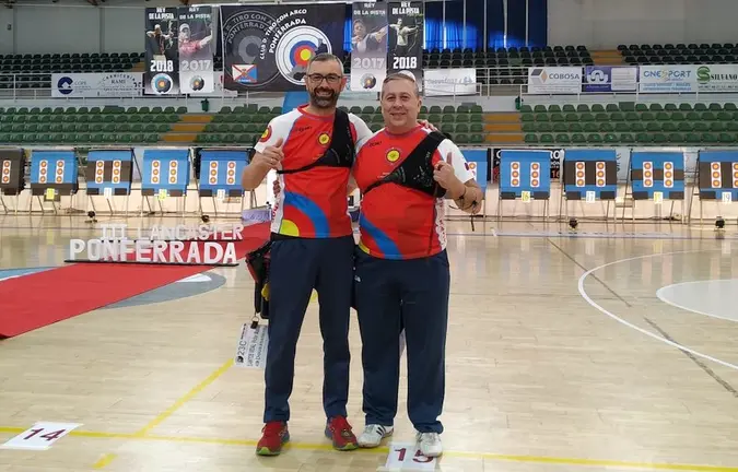 Victor Santos e Jose Maria Lema na Ponferrada Lancaster Style de tiro con arco