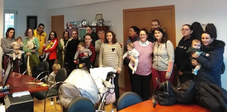 As familias de Fisterra tamén se levantan pola falta de pediatras