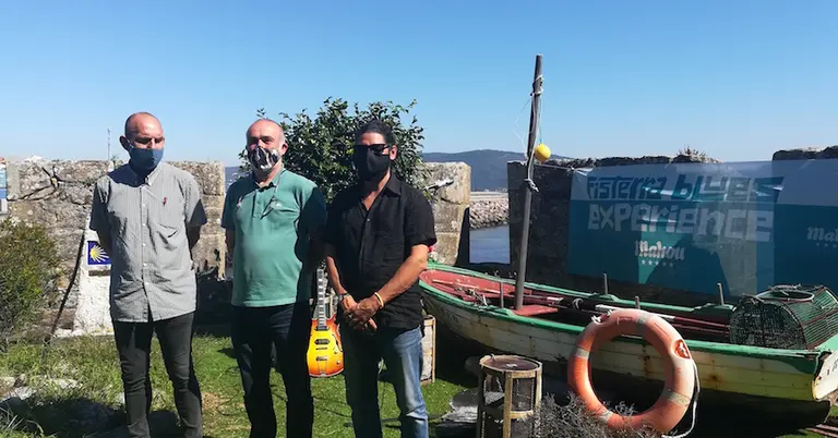 Kuka Sar, Jose Marcote e Javi Turnes na presentaci&oacute;n do Fisterra Blues Experience