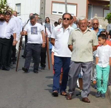 Juan Jose Canosa con gafas de Sol durante unha procesion