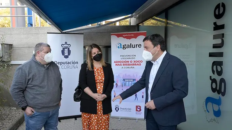 Gerardo Rodríguez de Agalure con Ana Lamas e Valetin Gonzalez Formoso