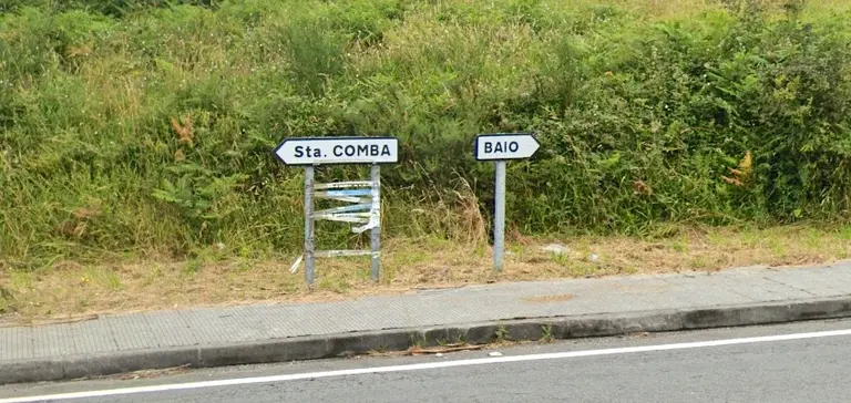 Sinalizacion entre Santa Comba e Zas
