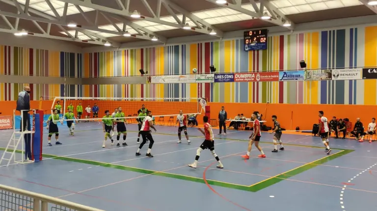 Voley Dumbr&iacute;a - T&eacute;xtil Santanderina (0-3)
