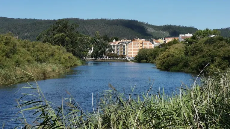 Zona do Rio anllons preto de Ponteceso