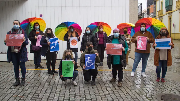 Baixo o mesmo paraugas