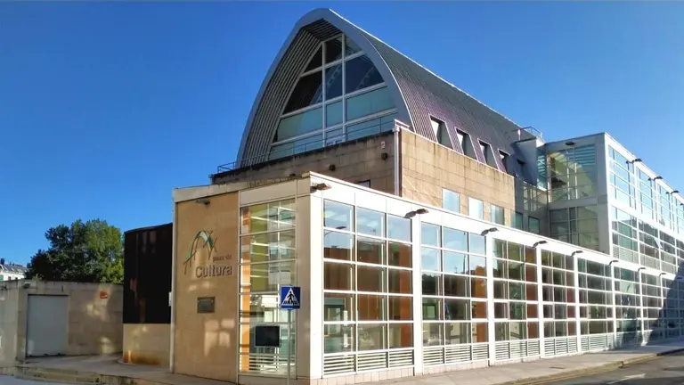 pazo-da-cultura-carballo-exterior