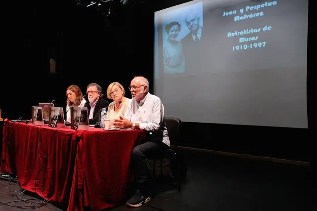 Juan e Perpetua Malvarez homenaxe Muros