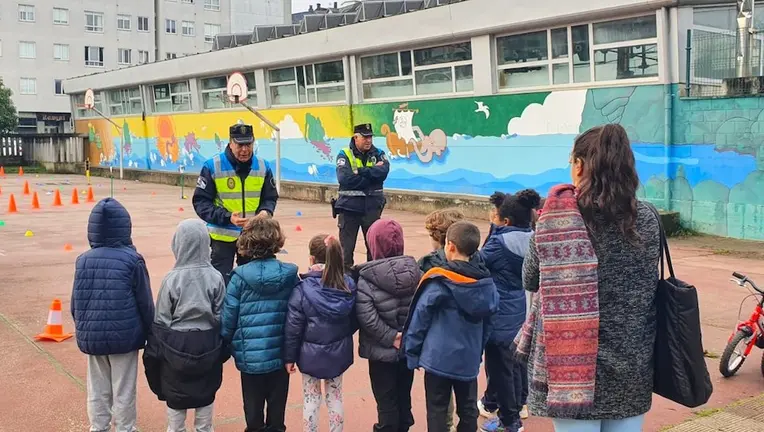 ceip_bergan_seguridade_viaria coa Policia Local de Carballo