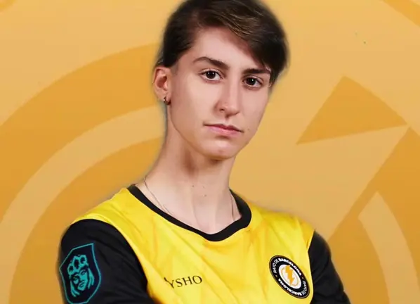 Andrea-Amil-co-Rayo-Barcelona-da-Queens-League