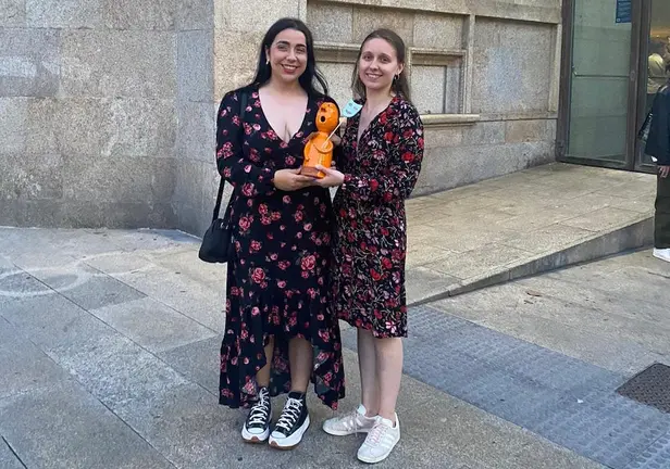 Elisa Lema a esquerda nominada