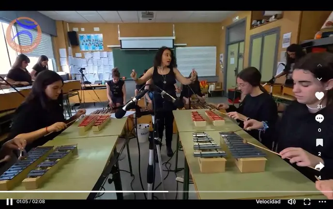 Vanesa profe de musica do ies parga pondal 