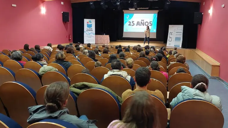 Maria Couso Playfun Learning CABANA - CEREBRO E PANTALLAS 2