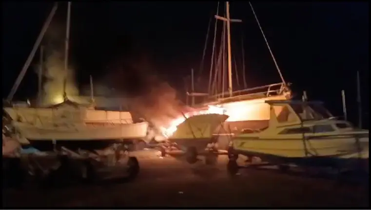 Incendio Barcos camarinas