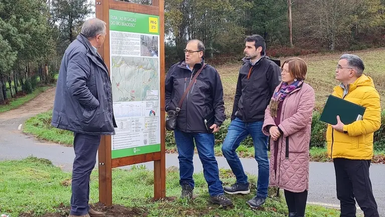 Laracha.- Sinalización As Pegadas do Bradoso