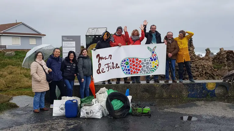 mar-de-fabula-limpeza-man-camelle