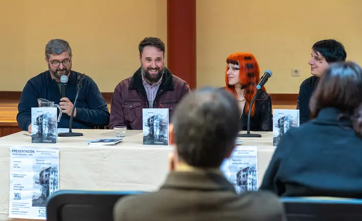 Presentacion do libro de Anton Racaman en Corcubión-Foto-Poldo Lamela