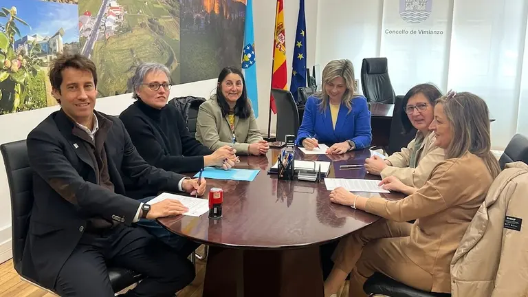 Firma convenio Concello Vimianzo-Neira Marcos