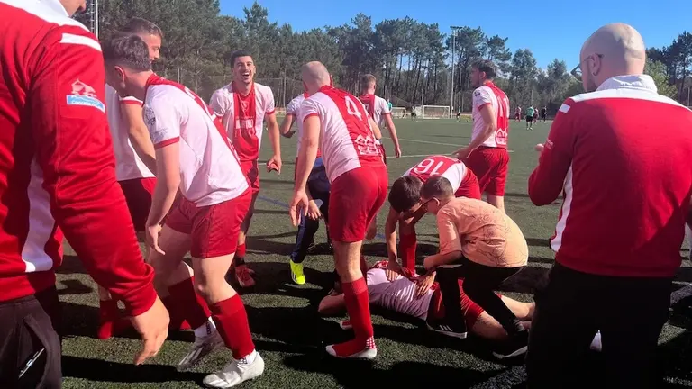 O CF Lira celebrando o importantisimo gol de Oli