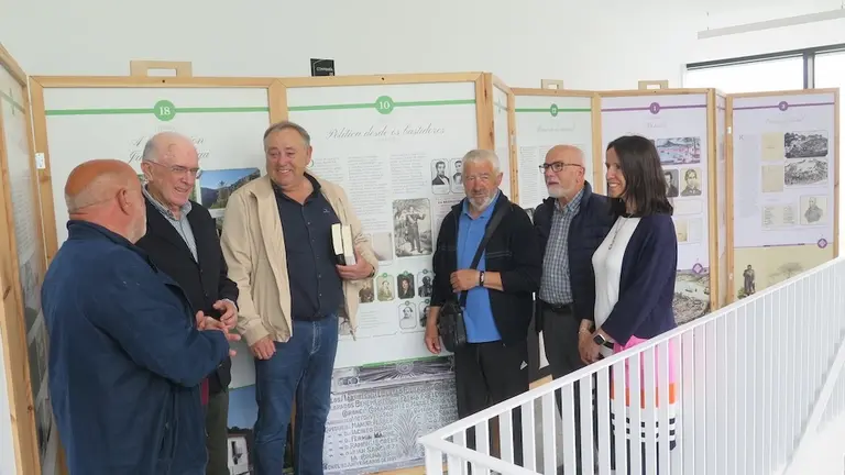 2024.06.17.- Inauguración exposición Juana de Vega en Caion