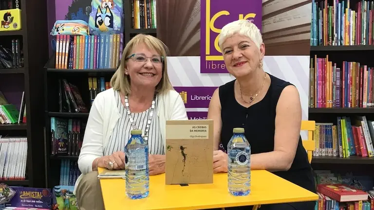 Olga Rodriguez con Susana Seoane en Ler Librerias Cee