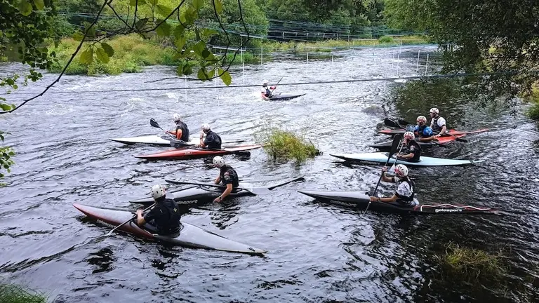 Campo de Slalom do Couquino con piraguistas de toda espana 2