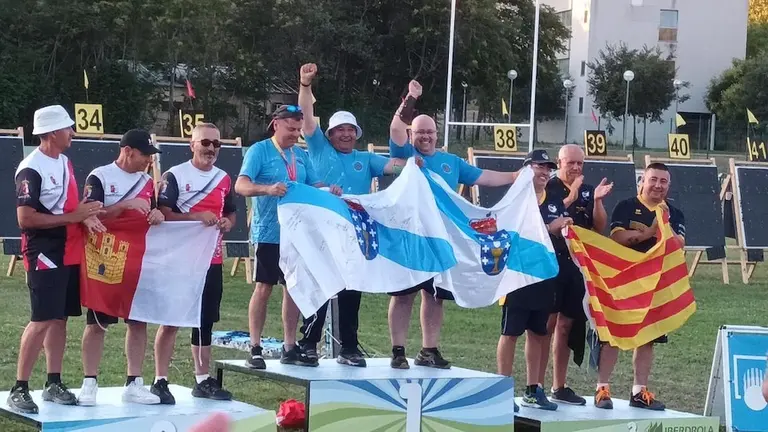 Santi Soneira campion de espana por equipos de tiro con arco