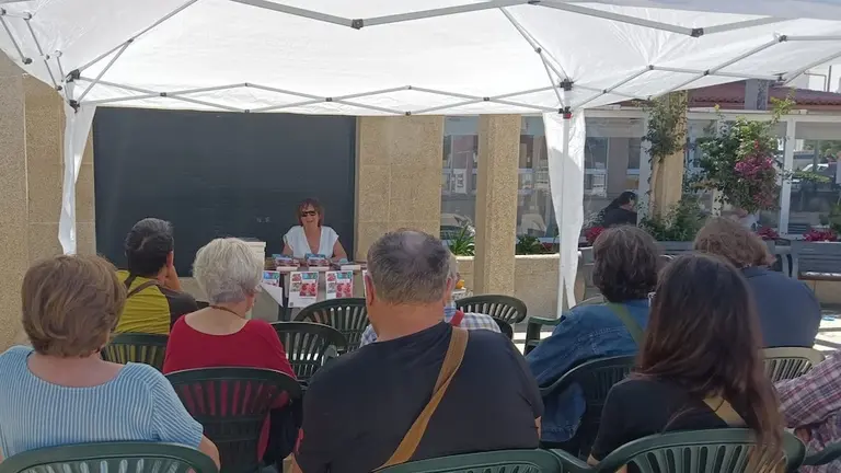 Lola Rontano en Carnota