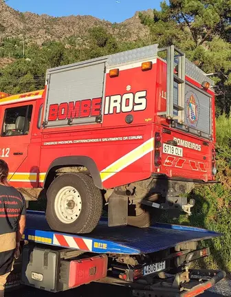 O precario PUL dos Bombeiros de Cee intentando subir o Monte Pindo