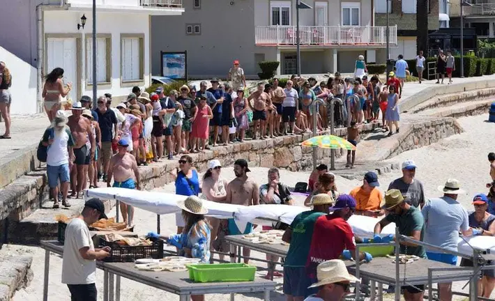 Colas na Sardinada Popular no Ezaro-Foto-Jorge Castro