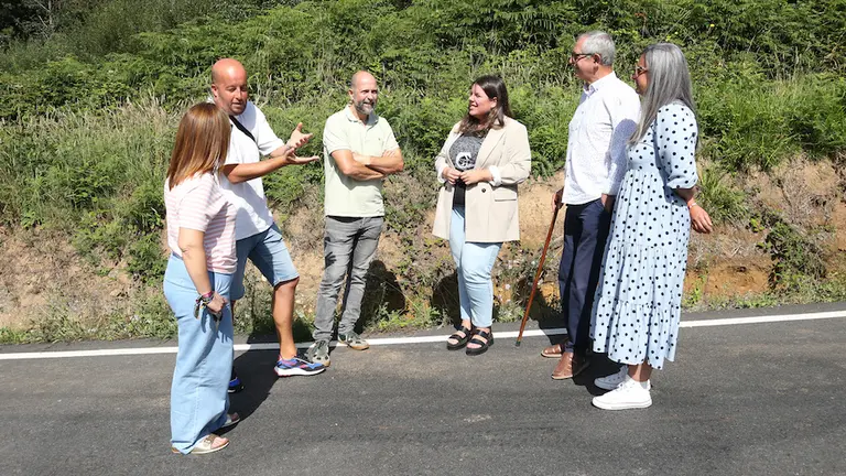 Comitiva provincial en Carballo