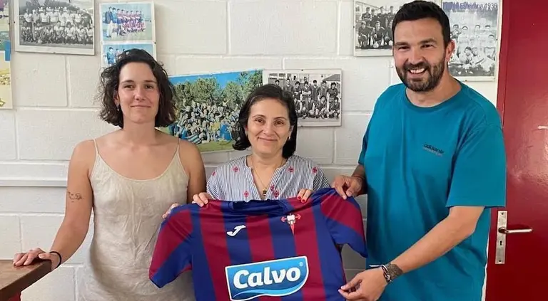 Uxía Saborido con Fran Figueroa toman o mando da Esteirana feminino