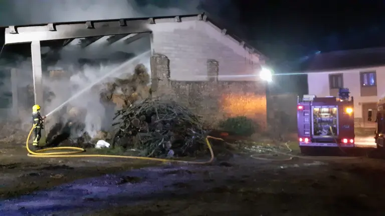 incendio-alpendre-reparada-vimianzo