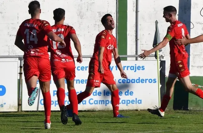 Fabian celebrando o gol da SD Sofan en MUgardos
