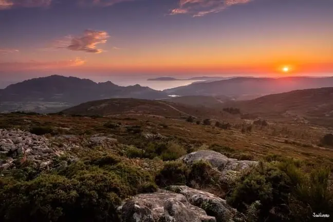 Vistas dende a Runa nunha foto de Juan Louro