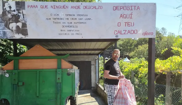 Doazon de zapatos na foliada de Elena Ferro