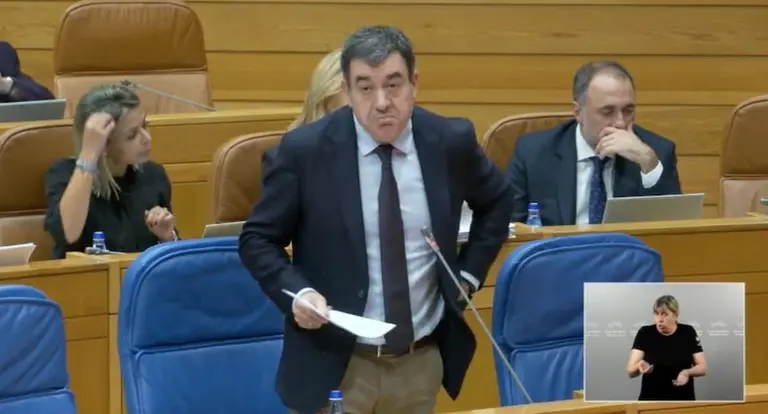 Roman Rodriguez Conselleiro de Educacion no Parlamento