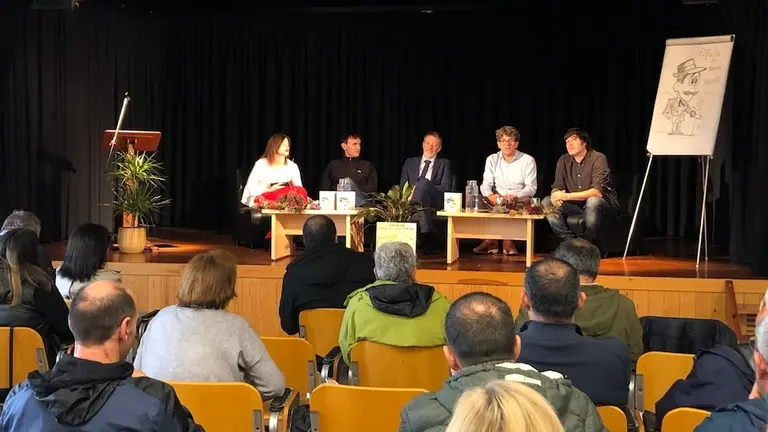 presentacion-libro-infantil-opoetadaterra-enrique labarta pose