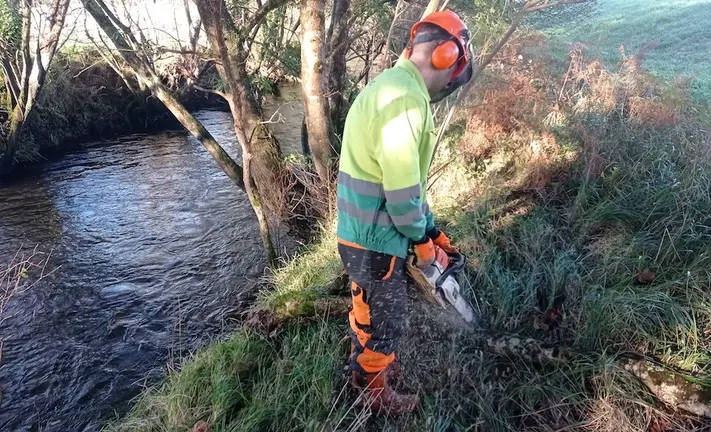 241029 traballos conservacion vimianzo rio zas