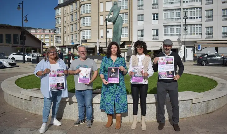 BNG de Cee na praza 8 de marzo coa campana 25N