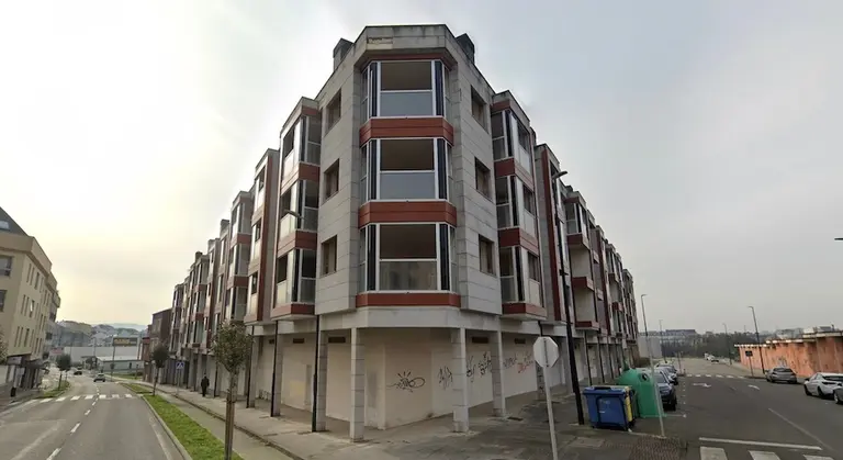 Edificio da Avenida Razo de Carballo que sera rehabilitado