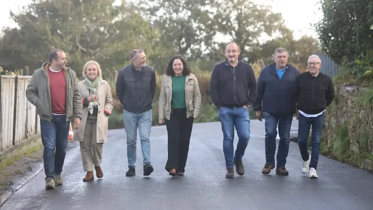 Comitiva institucional por Zas