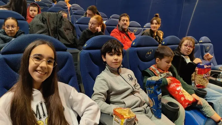 Sesion de cine Adaptado con Un Paso Mais