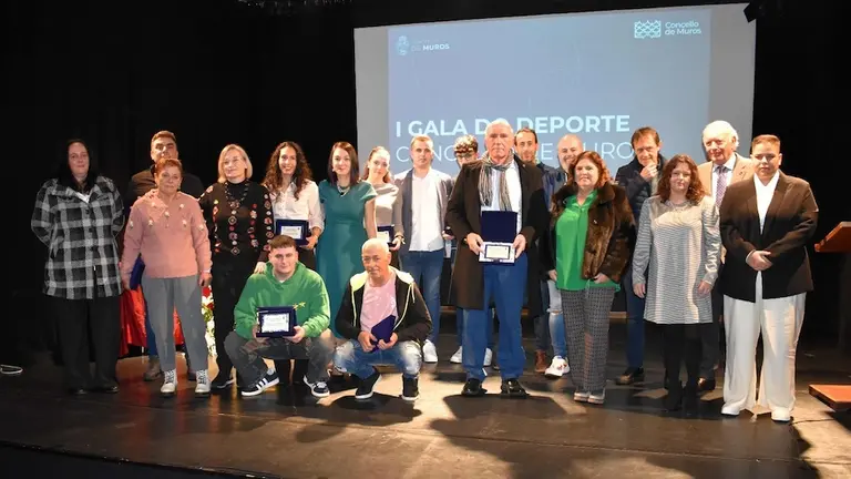 Foto de familia da Gala do Deporte de Muros 2024