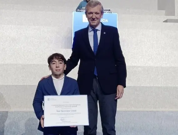 O muxian Iker Quintáns Casal con Alfonso Rueda