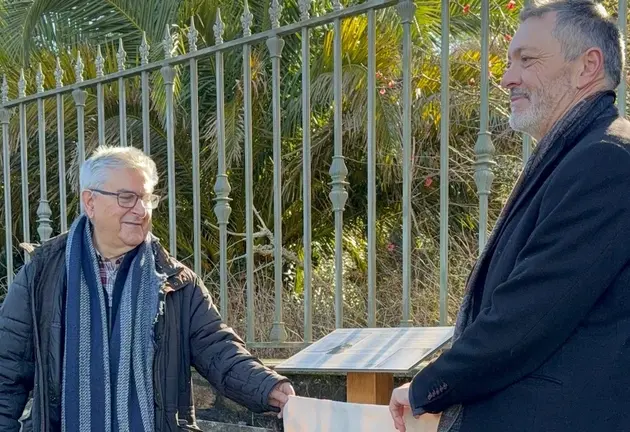 XM Lema Suarez e Lolo Muino colocacion-placa-follente-domingo-fontan