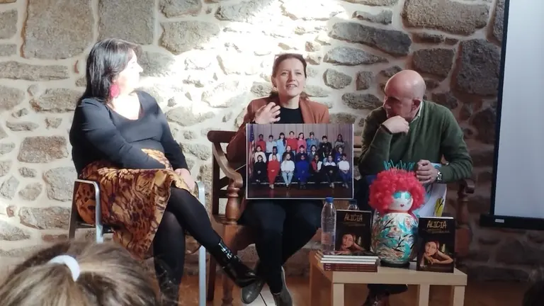 Foto presentación Lupe en Muxía